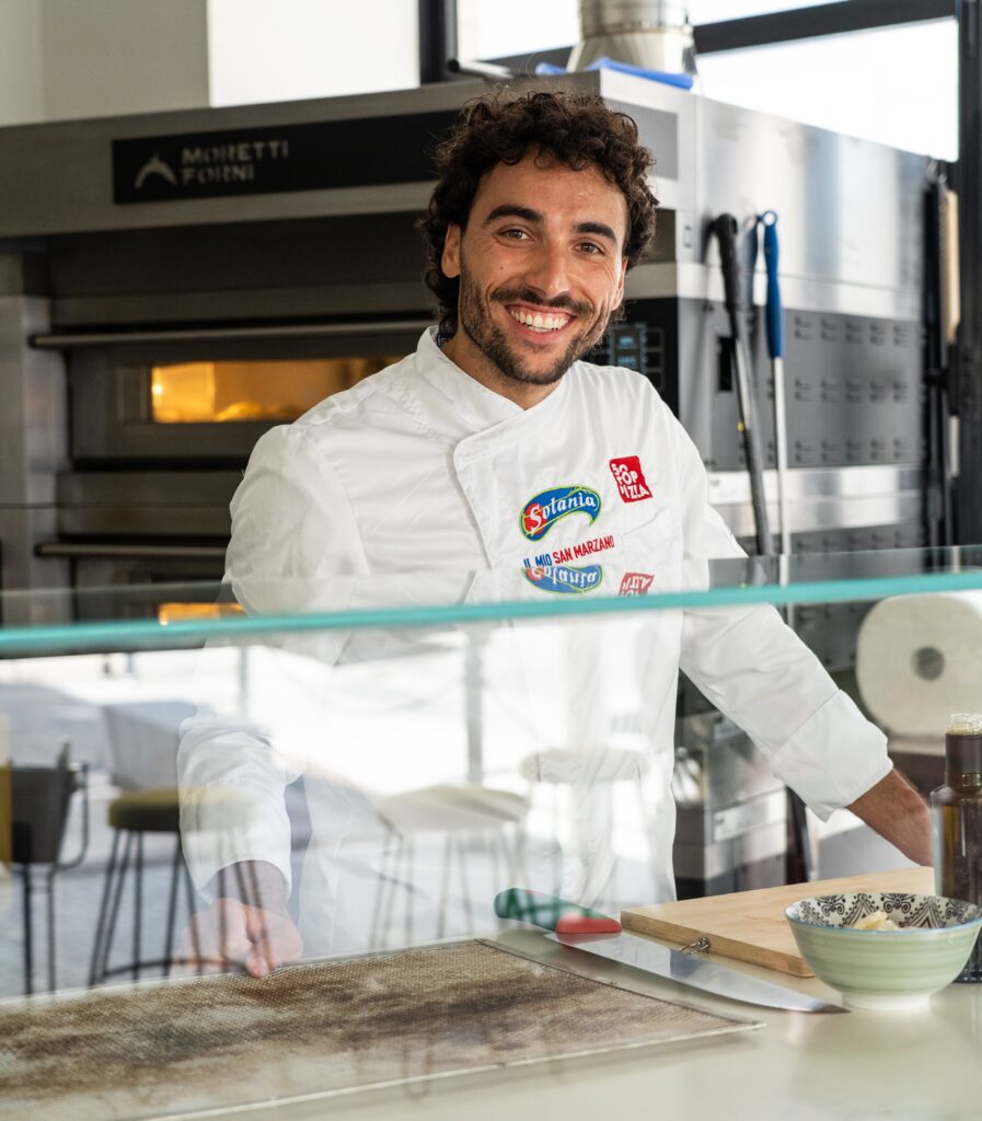 Emanuele Riemma chef della Pizzeria Maiori di Cagliari, celebra l’evoluzione di una pizza che è sempre una sorpresa